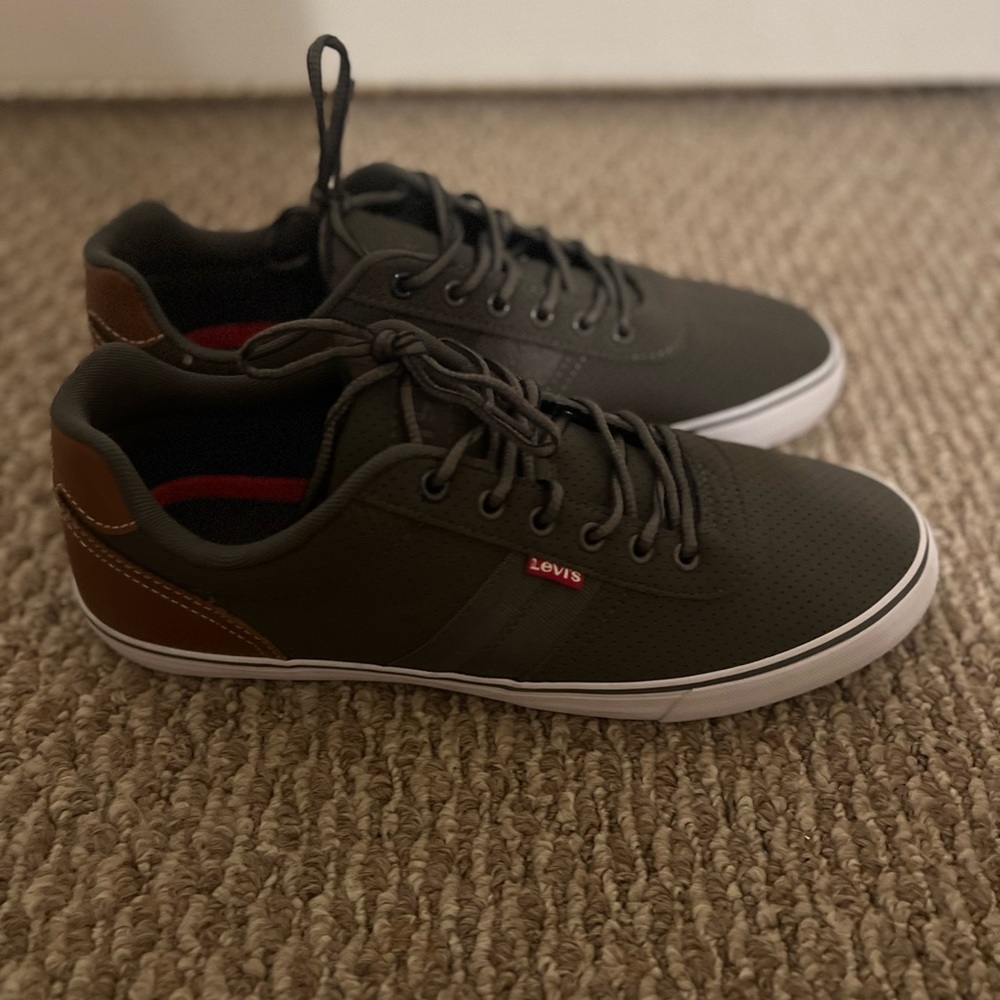 Levis Shoes, Grey Size 11